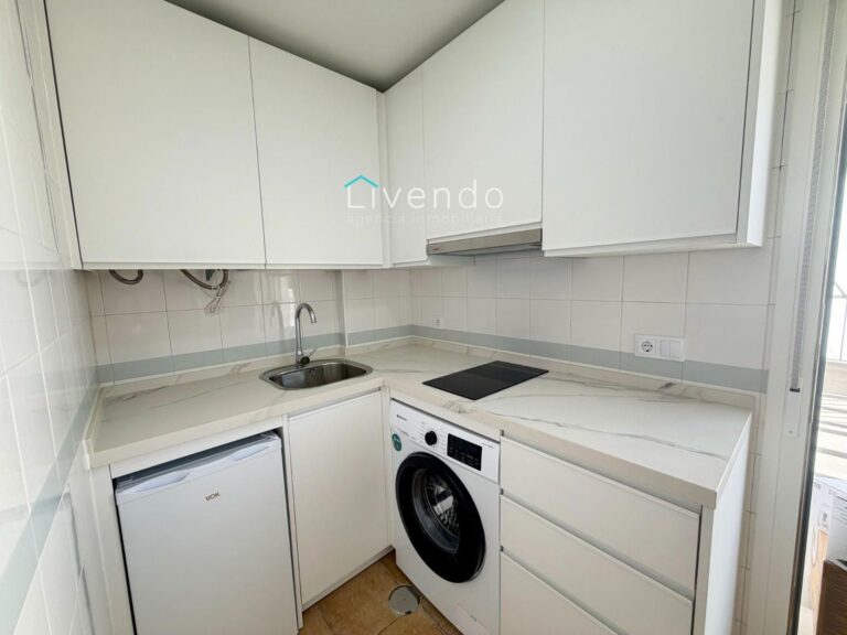 27178117-1.jpg