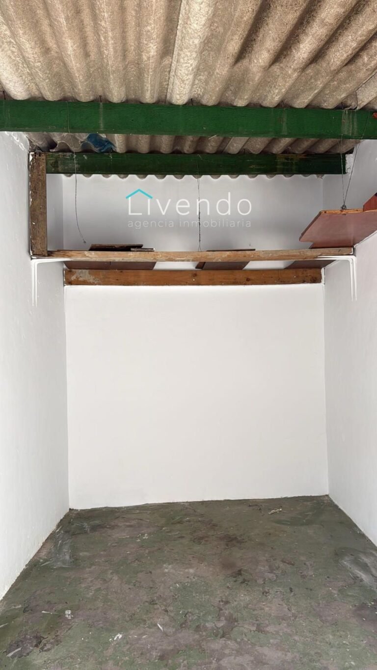 27953508-2.jpg